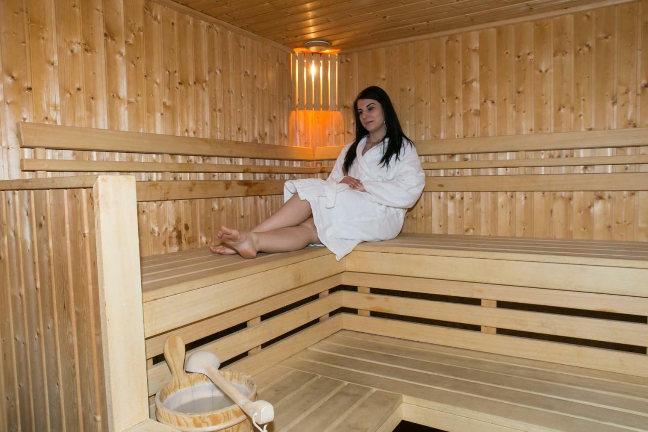 Hotel Fortuna Dávod 외부 사진
