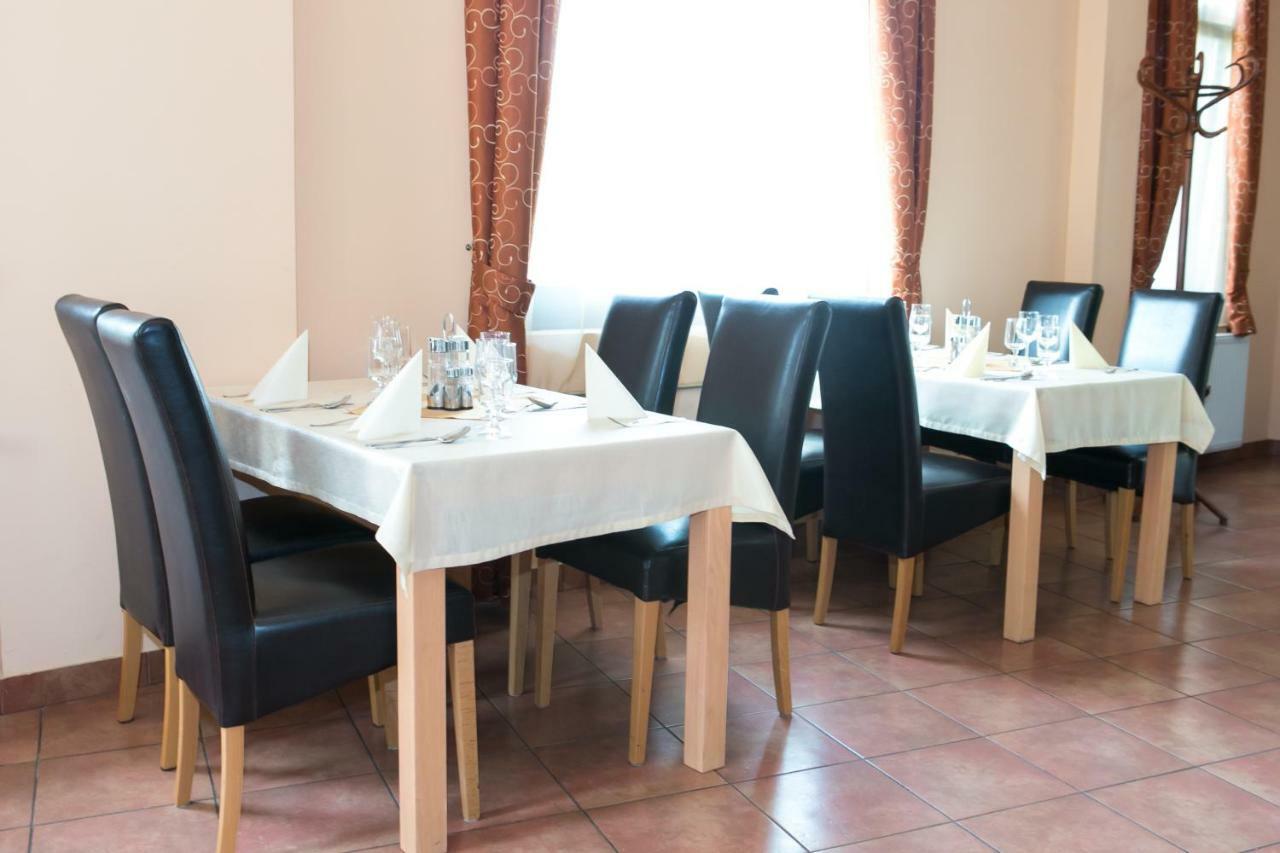 Hotel Fortuna Dávod 외부 사진