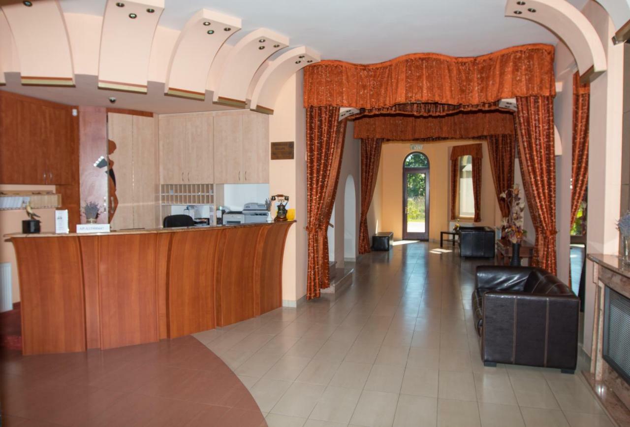 Hotel Fortuna Dávod 외부 사진
